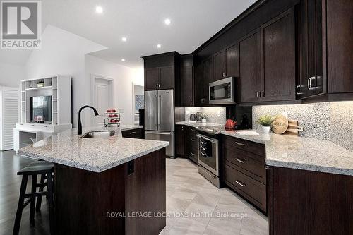 112 Admiral'S Trail, Blue Mountains, ON - Indoor Photo Showing Kitchen With Stainless Steel Kitchen With Upgraded Kitchen