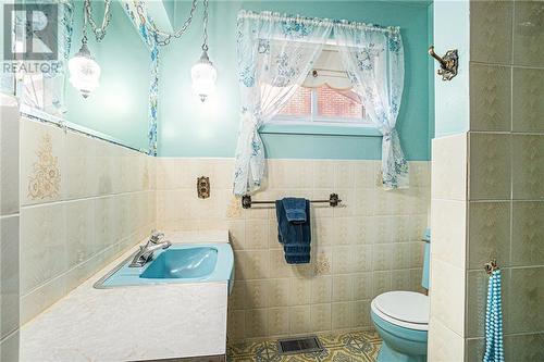 24 Mclean Boulevard, Perth, ON - Indoor Photo Showing Bathroom