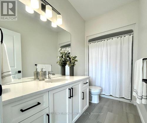 45 Athabaska Drive, Belleville, ON - Indoor Photo Showing Bathroom