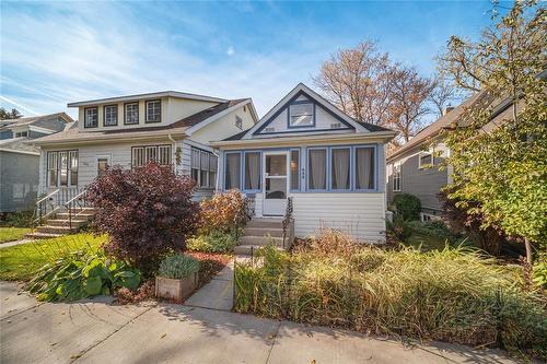 688 Ashburn Street, Winnipeg, MB - Outdoor With Facade