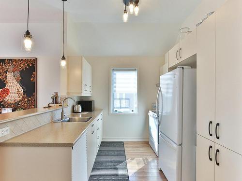 Kitchen - 5-25 Place Charles-Lemoyne, Sainte-Catherine, QC - Indoor Photo Showing Kitchen