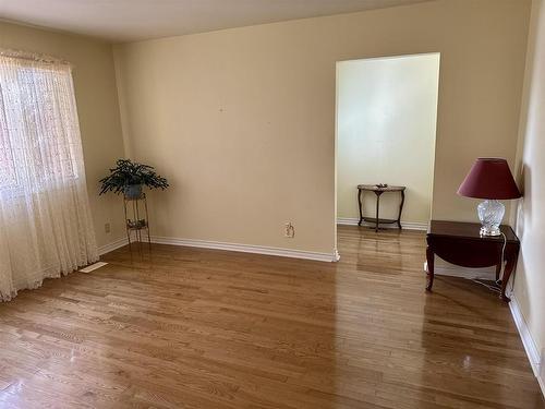 449 Parkwood Street, Thunder Bay, ON - Indoor Photo Showing Other Room