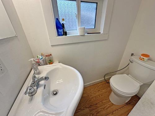 32 Bendell Street, Thunder Bay, ON - Indoor Photo Showing Bathroom