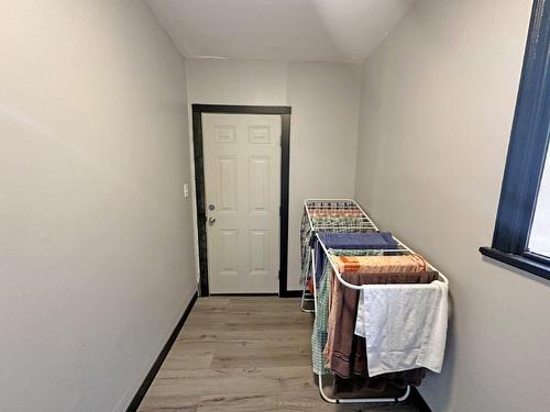 32 Bendell Street, Thunder Bay, ON - Indoor Photo Showing Other Room