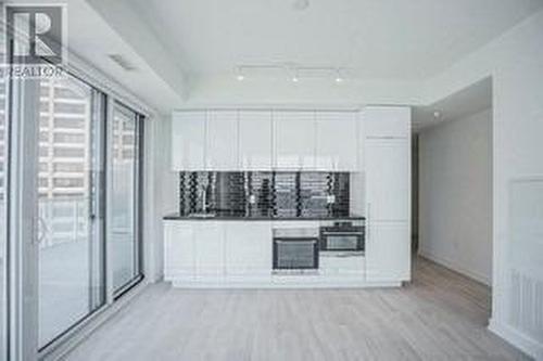 1604 - 15 Queens Quay E, Toronto, ON - Indoor Photo Showing Kitchen