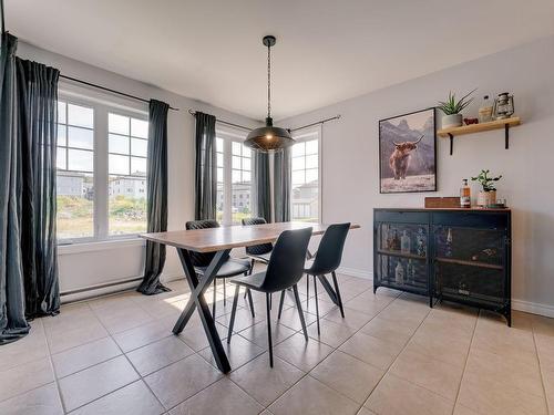 Kitchen - 204-636 Mtée Des Seigneurs, Granby, QC - Indoor Photo Showing Dining Room