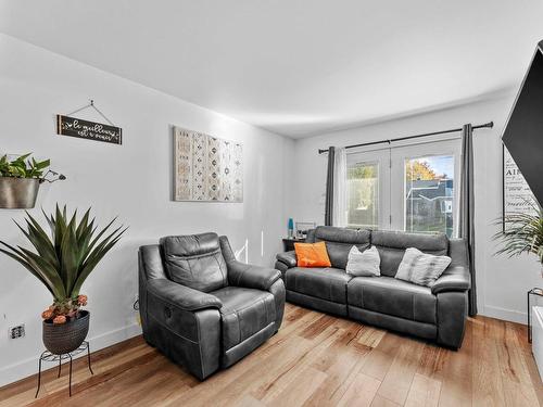 Living room - 1305  - 1307 Rue Bernier, Acton Vale, QC - Indoor Photo Showing Living Room