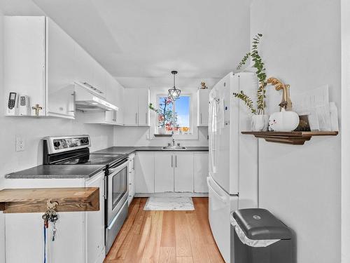 Kitchen - 1305  - 1307 Rue Bernier, Acton Vale, QC - Indoor Photo Showing Kitchen With Upgraded Kitchen