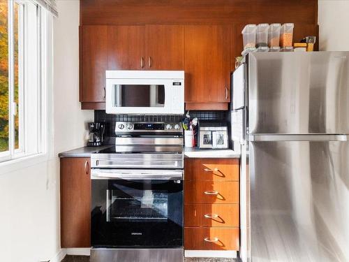 Cuisine - 201-20 Place Papineau, Candiac, QC - Indoor Photo Showing Kitchen