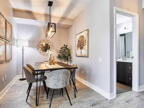 428-7608 Yonge St, Vaughan, ON - Indoor Photo Showing Dining Room