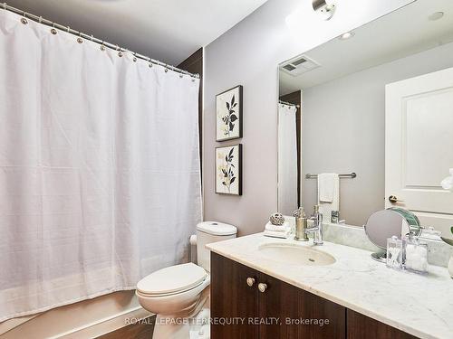 428-7608 Yonge St, Vaughan, ON - Indoor Photo Showing Bathroom