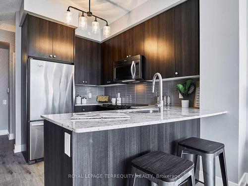 428-7608 Yonge St, Vaughan, ON - Indoor Photo Showing Kitchen With Upgraded Kitchen