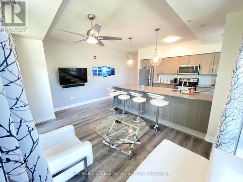 109 - 10 Concord Place, Grimsby, ON - Indoor Photo Showing Kitchen With Upgraded Kitchen