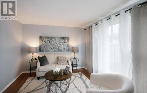 6 - 88 Avonwood Drive, Stratford, ON - Indoor Photo Showing Living Room