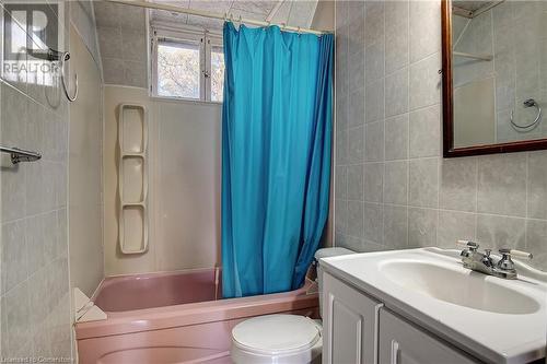 86 St Andrews Street, Cambridge, ON - Indoor Photo Showing Bathroom