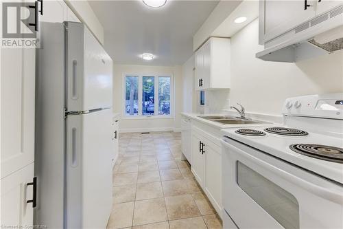 476 Kingscourt Drive Unit# 20, Waterloo, ON - Indoor Photo Showing Kitchen With Double Sink