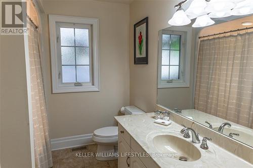 74 Green Acres Crescent N, Lambton Shores (Grand Bend), ON - Indoor Photo Showing Bathroom