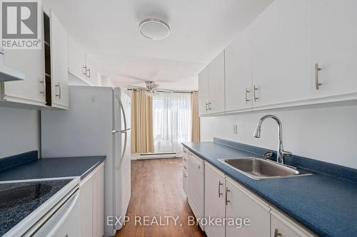 104 - 650 Cheapside Street, London, ON - Indoor Photo Showing Kitchen