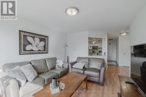 204 - 1102 Jalna Boulevard, London, ON - Indoor Photo Showing Living Room