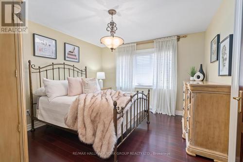 50 Direzze Court, Richmond Hill, ON - Indoor Photo Showing Bedroom