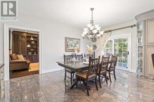 50 Direzze Court, Richmond Hill, ON - Indoor Photo Showing Dining Room