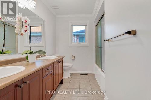 23 Grants Way, Barrie, ON - Indoor Photo Showing Bathroom