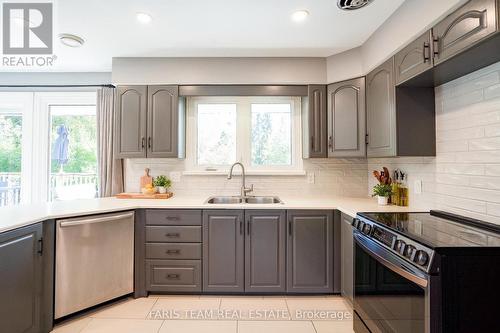 595 Big Bay Point Road, Barrie, ON - Indoor Photo Showing Kitchen With Double Sink