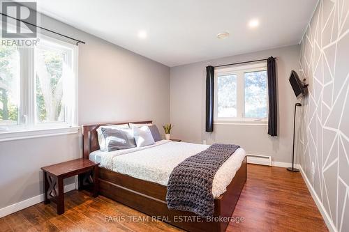 595 Big Bay Point Road, Barrie, ON - Indoor Photo Showing Bedroom