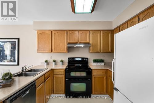 545 Wilfred Drive, Peterborough (Monaghan), ON - Indoor Photo Showing Kitchen With Double Sink