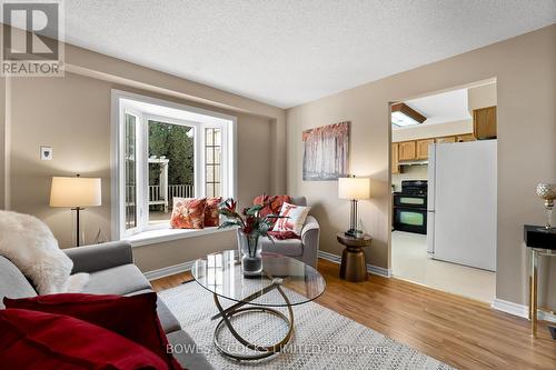 545 Wilfred Drive, Peterborough (Monaghan), ON - Indoor Photo Showing Living Room