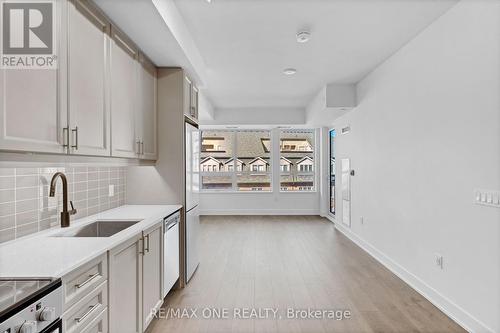 414 - 2343 Khalsa Gate, Oakville, ON - Indoor Photo Showing Kitchen