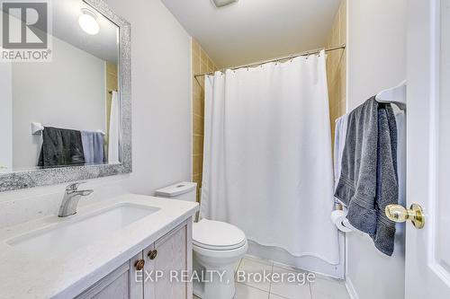 751 Candlestick Circle, Mississauga, ON - Indoor Photo Showing Bathroom