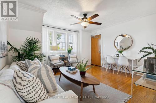 5 - 2512 Bloor Street W, Toronto, ON - Indoor Photo Showing Living Room