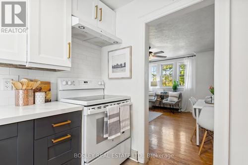 5 - 2512 Bloor Street W, Toronto, ON - Indoor Photo Showing Kitchen