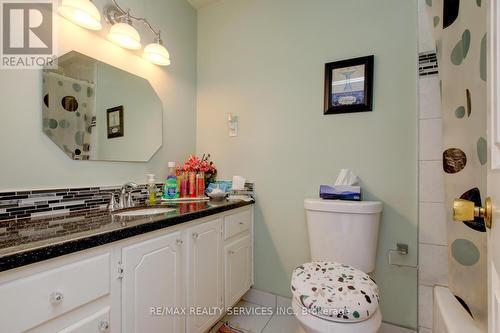 18 Trillium Court, Brampton, ON - Indoor Photo Showing Bathroom