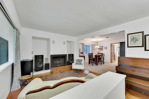 10878 143 Street, Surrey, BC - Indoor Photo Showing Living Room With Fireplace