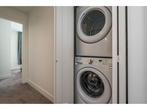 44 20852 78B Avenue, Langley, BC - Indoor Photo Showing Laundry Room