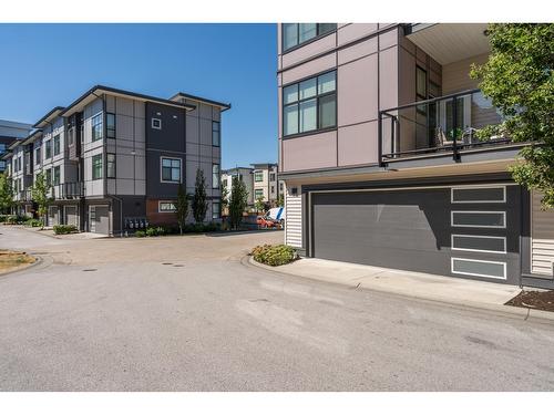 44 20852 78B Avenue, Langley, BC - Outdoor With Balcony