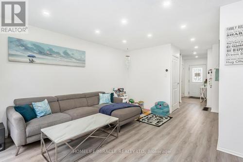 21 - 5610 Montevideo Road, Mississauga, ON - Indoor Photo Showing Living Room