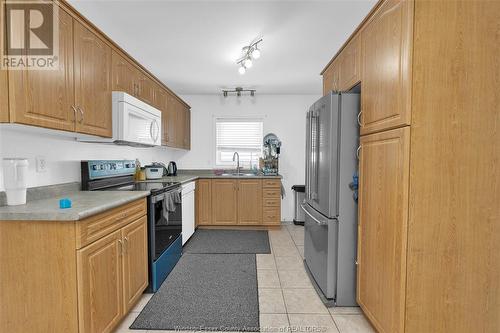 2488 Gatwick Avenue, Windsor, ON - Indoor Photo Showing Kitchen