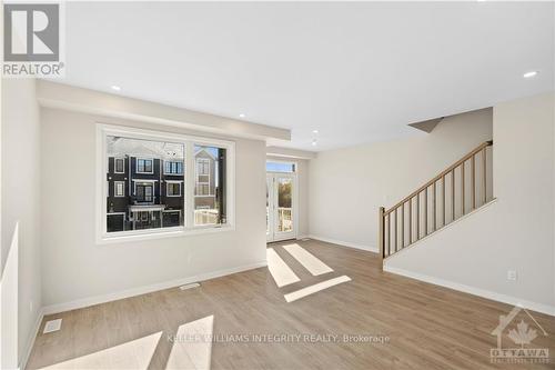 60 Stitch Mews, Ottawa, ON - Indoor