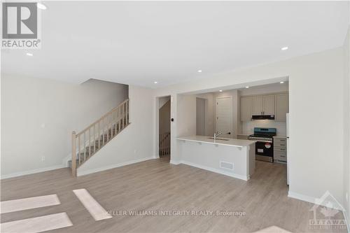 60 Stitch Mews, Ottawa, ON - Indoor Photo Showing Kitchen