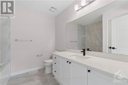 60 Stitch Mews, Ottawa, ON - Indoor Photo Showing Bathroom