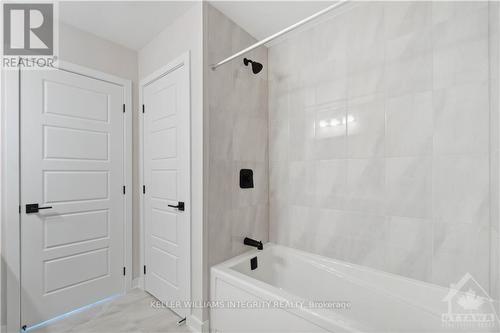 60 Stitch Mews, Ottawa, ON - Indoor Photo Showing Bathroom