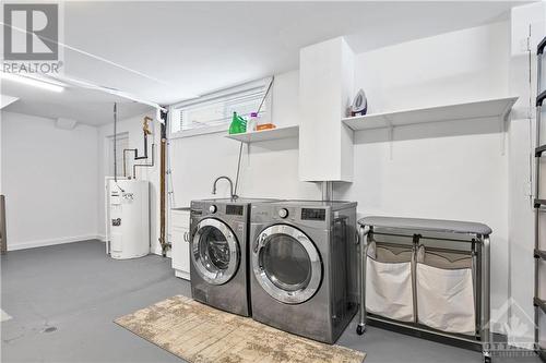 938 Riddell Avenue N, Ottawa, ON - Indoor Photo Showing Laundry Room