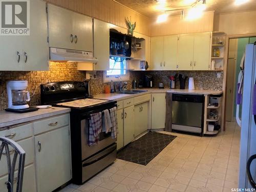 114 Whitesand Drive, Canora, SK - Indoor Photo Showing Kitchen With Double Sink