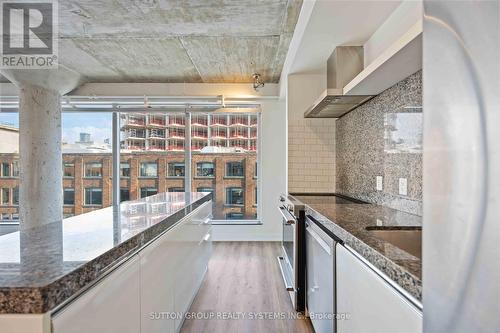 606 - 75 Portland Street, Toronto, ON - Indoor Photo Showing Kitchen