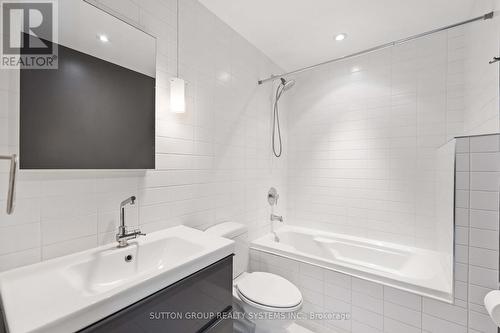 606 - 75 Portland Street, Toronto, ON - Indoor Photo Showing Bathroom