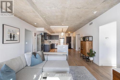 927 - 55 Stewart Street, Toronto, ON - Indoor Photo Showing Living Room