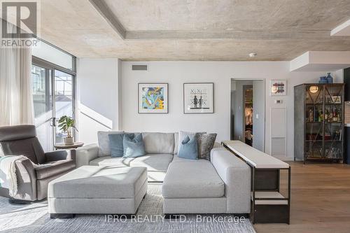 927 - 55 Stewart Street, Toronto, ON - Indoor Photo Showing Living Room